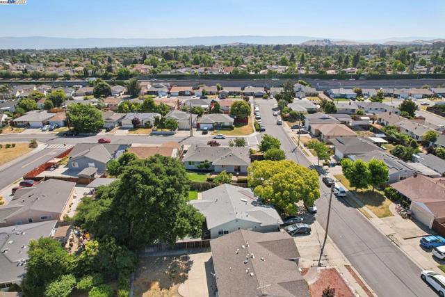 36302 Frobisher Dr, Fremont CA: https://media.crmls.org/mediaz/706ab2d7-bfb7-4288-99a0-8764cbfe95d6.jpg