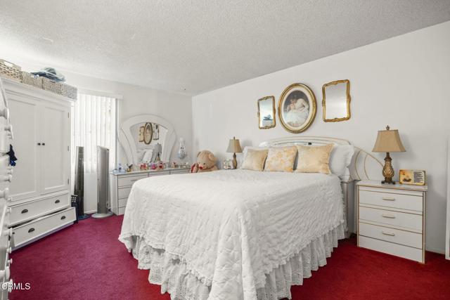 1401 Glenwood Drive, Oxnard CA: https://media.crmls.org/mediaz/706b1f5a-a4e7-4eb9-b07c-00f08d7c2603.jpg