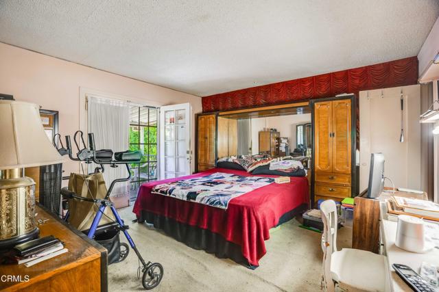 1120 S Burnside Avenue, Los Angeles CA: https://media.crmls.org/mediaz/706b2a38-c384-42c9-aacd-1a5da73803bc.jpg