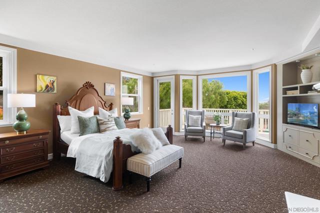 521 Latigo Row, Encinitas CA: https://media.crmls.org/mediaz/706b44e5-be3f-4355-af21-db12630a4669.jpg
