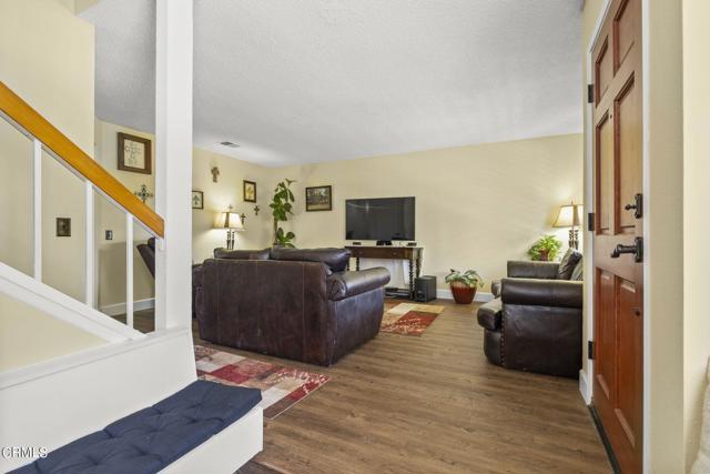 Detail Gallery Image 8 of 45 For 1832 Topaz Ave, Ventura,  CA 93004 - 2 Beds | 2/1 Baths