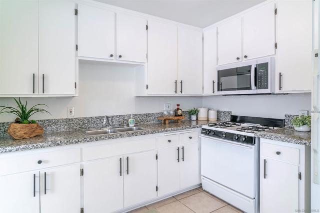 260 E St, Chula Vista CA: https://media.crmls.org/mediaz/706bac25-4311-47c4-8a34-20c77c51c6bf.jpg
