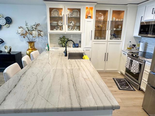 2500 Torrey Pines Road, La Jolla CA: https://media.crmls.org/mediaz/706c8e5d-5b49-4134-9716-ad63f53ec8e0.jpg