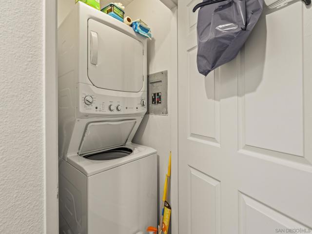 406 408 & 408B E Ave, Coronado CA: https://media.crmls.org/mediaz/706cf1bd-d4d8-460c-8672-a191298a9b2b.jpg