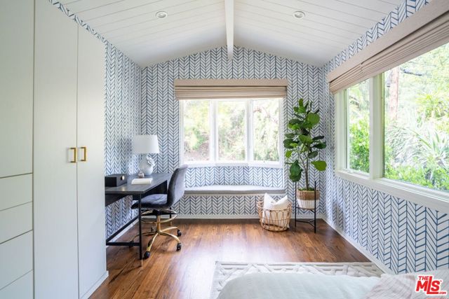 4071 Mandeville Canyon Road, Los Angeles CA: https://media.crmls.org/mediaz/706d3d8d-a619-4066-a2c3-0d69ae8ad86e.jpg