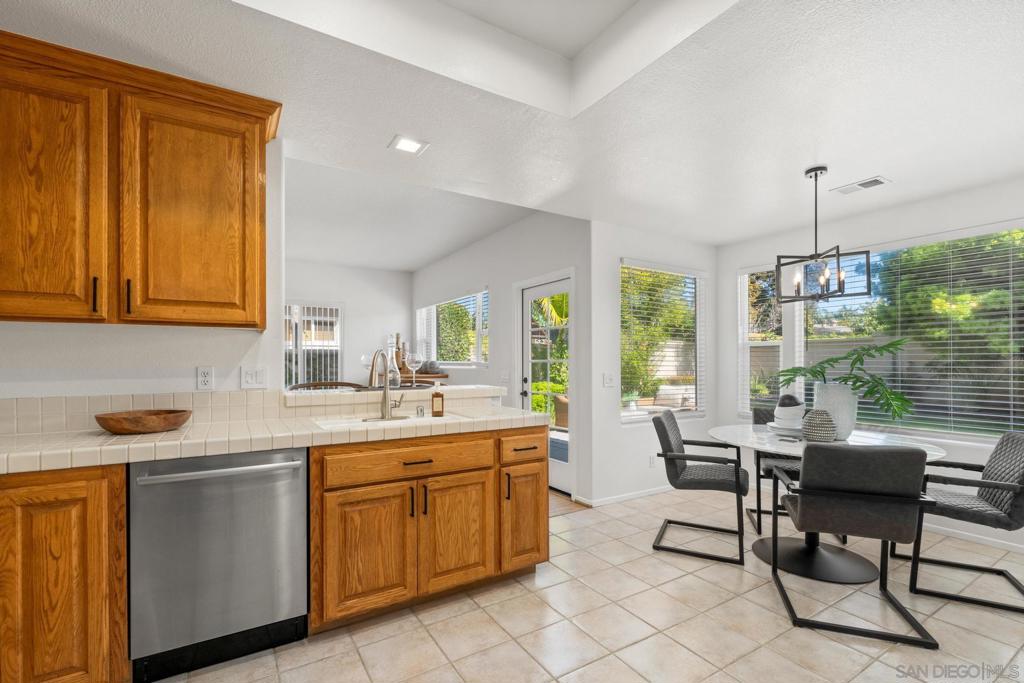 MLS #250034584SD img 28