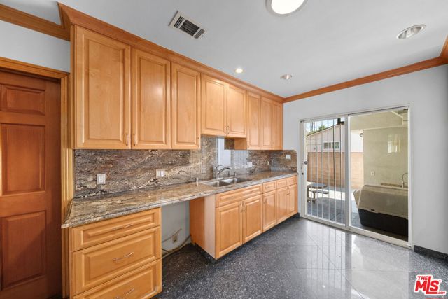 8058 Fulton Avenue photo 15