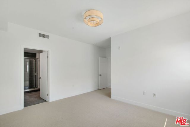 2974 Ripple Place, Los Angeles CA: https://media.crmls.org/mediaz/706da319-903f-470b-bf86-7b1bb0c9bd10.jpg