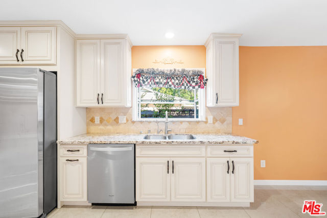 16900 Mayall Street, North Hills CA: https://media.crmls.org/mediaz/706e4129-0199-4bad-9cfd-14e7c008f274.jpg