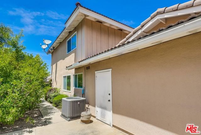 687 Mount Carmel Drive, Claremont CA: https://media.crmls.org/mediaz/706e7b59-2c00-41e3-bee8-25722895cae9.jpg