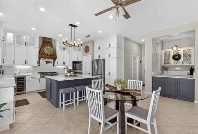 Detail Gallery Image 21 of 74 For 877 Hidden View Ln, Escondido,  CA 92027 - 4 Beds | 2/1 Baths