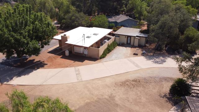 1445 Terracita Ln, Alpine CA: https://media.crmls.org/mediaz/706eb457-322c-4ec1-9a5f-fd9a1875f589.jpg