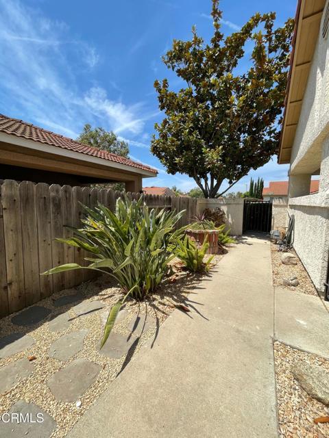 4806 Elderberry Avenue, Moorpark CA: https://media.crmls.org/mediaz/706f23f6-7354-4d46-9fef-8c1eb4153612.jpg