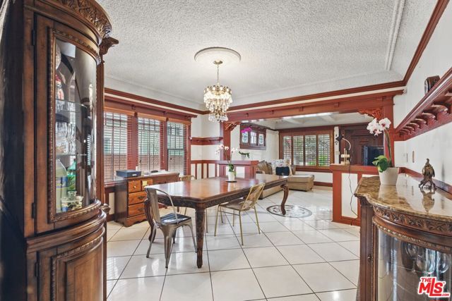 128 N St Andrews Place, Los Angeles CA: https://media.crmls.org/mediaz/706f368b-2793-40e3-a495-29060200b517.jpg