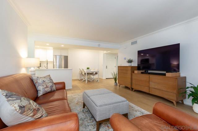 12270 Corte Sabio, San Diego CA: https://media.crmls.org/mediaz/706f3772-5f40-405c-8979-a8c86fc3e01c.jpg