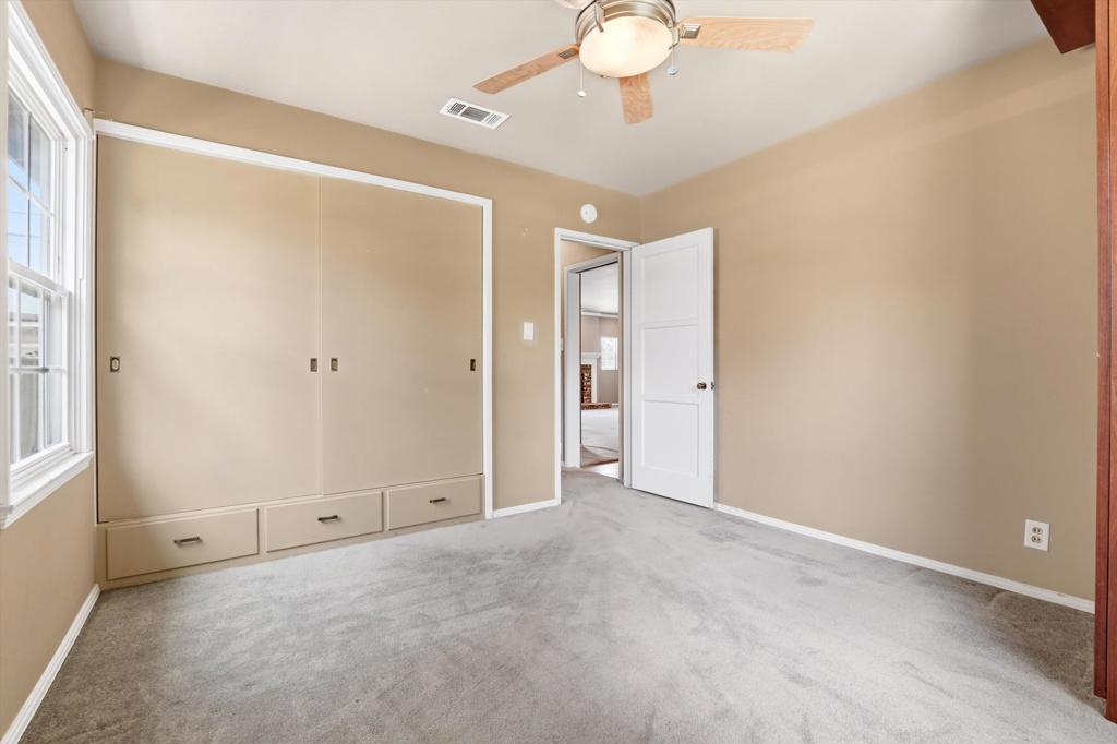 https://media.crmls.org/mediaz/706f3d54-5afc-4f63-abee-ddc42b3a7b17.jpg?preset=X-Large