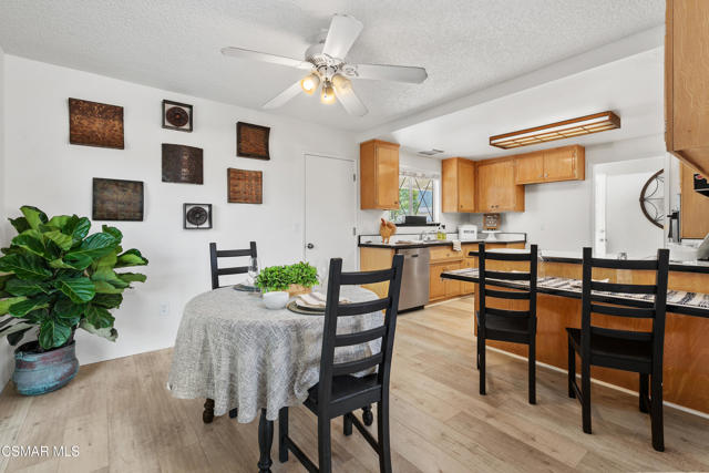 951 Tapies Court, Newbury Park CA: https://media.crmls.org/mediaz/706f447b-f342-4ea0-b703-0ecb97cb08a8.jpg