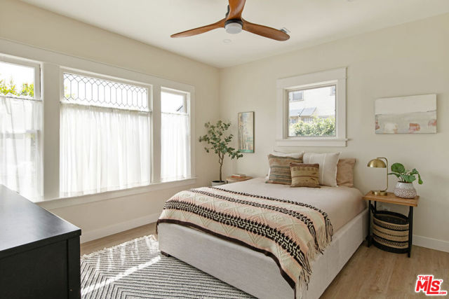 844 E Kensington Road, Los Angeles CA: https://media.crmls.org/mediaz/706fd7f5-5f1b-4c69-a60f-38080c31f297.jpg