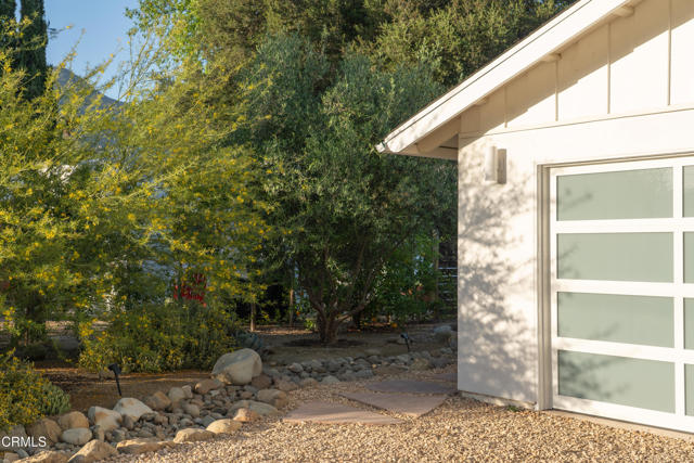 202 N. Fulton Street, Ojai CA: https://media.crmls.org/mediaz/70705ee6-974a-4ca9-8c4d-f0ec426eef73.jpg