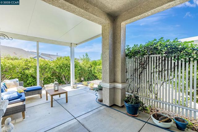 631 Baldwin Drive, Brentwood CA: https://media.crmls.org/mediaz/707099b7-7a7c-4531-80e0-4b470bd68823.jpg