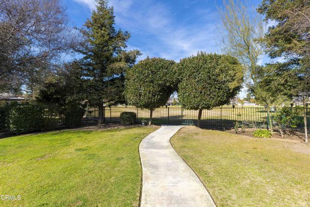 4205 Palisades Circle, Bakersfield CA: https://media.crmls.org/mediaz/70710922-9358-4221-9d36-dabd12e92ec1.jpg