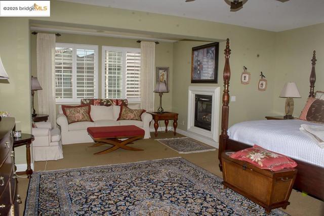 1083 Steeple Blvd, Brentwood CA: https://media.crmls.org/mediaz/70711f4e-4256-4bd9-bb03-7ccfc1dc8f19.jpg