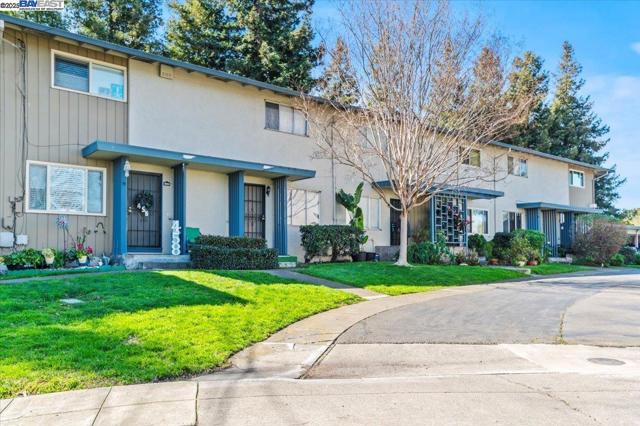 462 Craven Court, Hayward CA: https://media.crmls.org/mediaz/70712928-bc76-4ced-b1b0-fc7904957fac.jpg