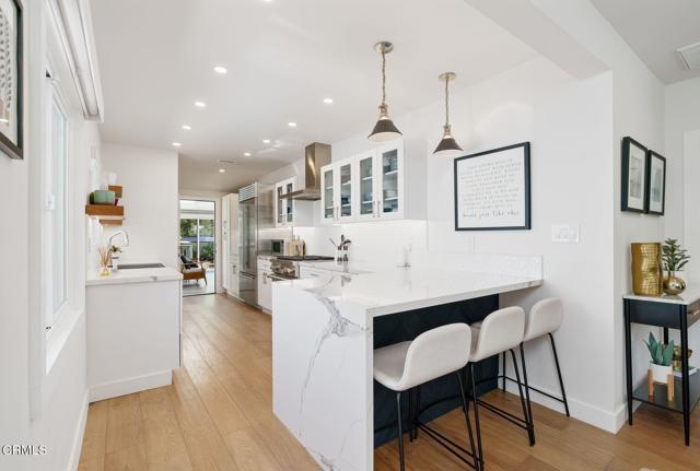 913 W Victoria Street, Santa Barbara CA: https://media.crmls.org/mediaz/70713a02-4331-4015-b5ca-3d9c21adf693.jpg