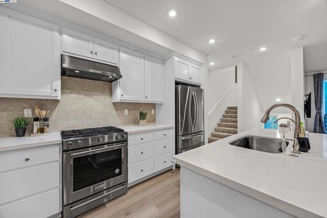 5422 Arnold Rd, Dublin CA: https://media.crmls.org/mediaz/70718f7d-57ac-41f0-a528-63d711df00d7.jpg