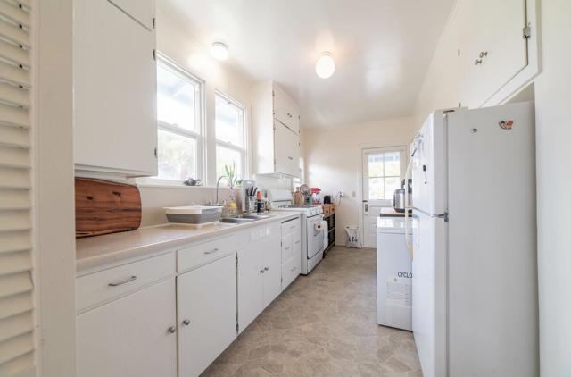 206 Cypress Avenue, Pacific Grove CA: https://media.crmls.org/mediaz/7071bc9a-a294-4ac0-b7a9-bdb19276eef6.jpg