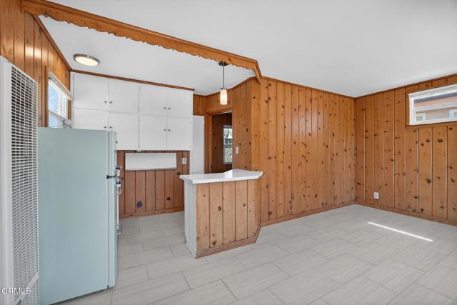 3025 Ocean Drive, Oxnard CA: https://media.crmls.org/mediaz/7071bd72-a32a-46ad-b5fe-895525e6ddc8.jpg