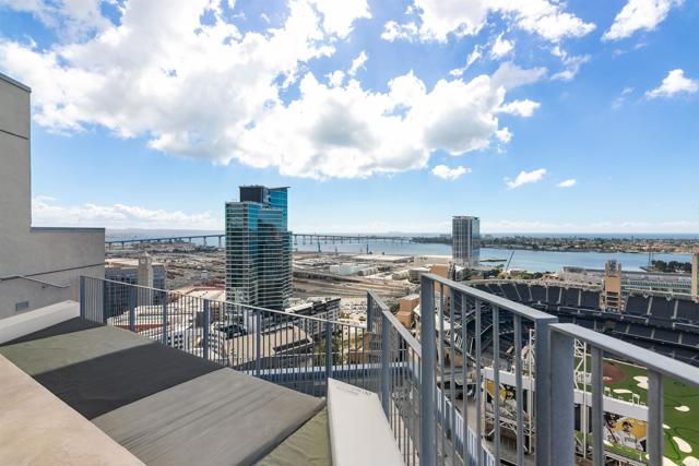 350 11Th Avenue, San Diego CA: https://media.crmls.org/mediaz/70723b76-6cc9-46b5-9cf7-33a9e94b4251.jpg