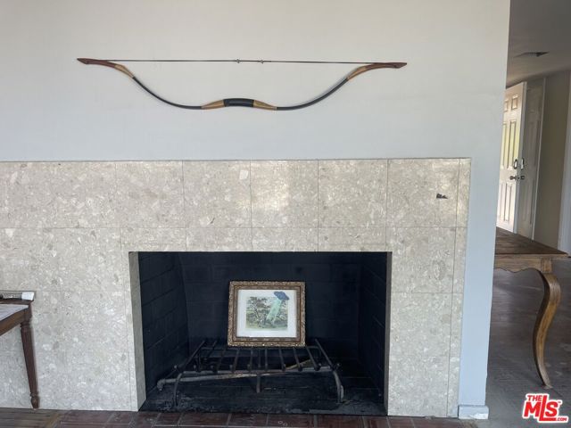 3921 Don Diablo Drive, Los Angeles CA: https://media.crmls.org/mediaz/70729fbb-151d-49ae-a4ab-94121ccc2899.jpg