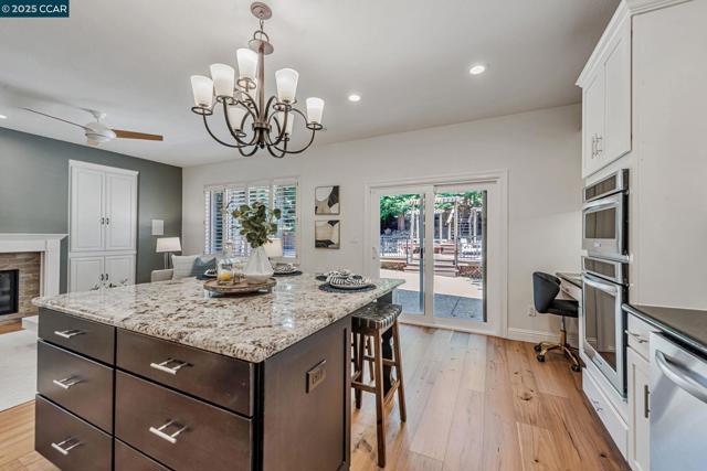 122 Claremont Crest Ct, San Ramon CA: https://media.crmls.org/mediaz/7073244e-2bec-4d14-b7c2-8ad9c590910f.jpg