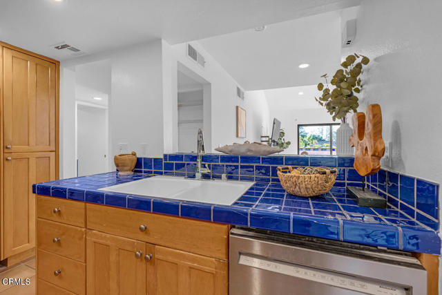 Detail Gallery Image 11 of 27 For 601 E California Bld #306,  Pasadena,  CA 91106 - 2 Beds | 2 Baths