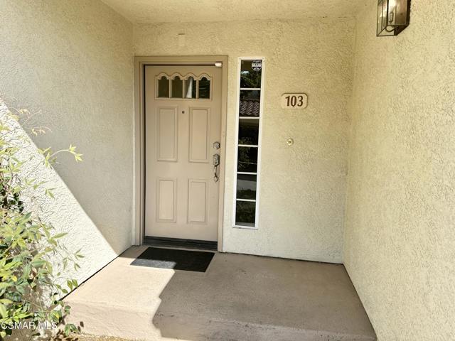 672 Indian Oak Lane, Oak Park CA: https://media.crmls.org/mediaz/70744d67-0635-4dcd-b996-1f07c9e01fdf.jpg