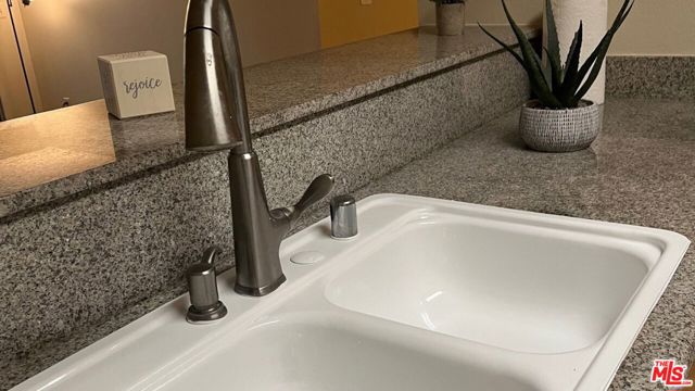 7640 Oso Avenue, Winnetka CA: https://media.crmls.org/mediaz/707469b1-b0be-467d-af82-0bddb61e3154.jpg