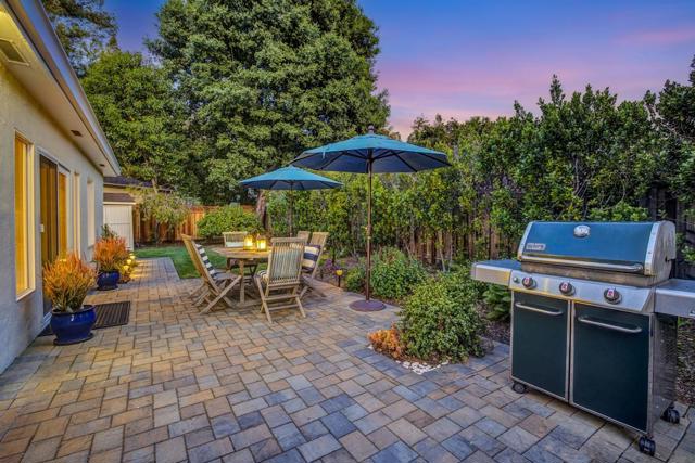 192 Oak Court, Menlo Park CA: https://media.crmls.org/mediaz/7074797e-c7d7-4832-8025-e49c081dd081.jpg