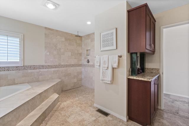 Detail Gallery Image 32 of 59 For 15615 Vista Vicente Dr #12,  Ramona,  CA 92065 - 3 Beds | 3/1 Baths
