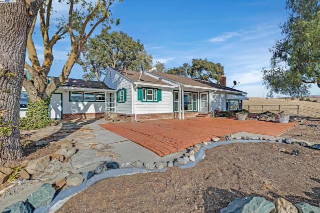 Image 18 of 59 For 4135 Vasco Rd
