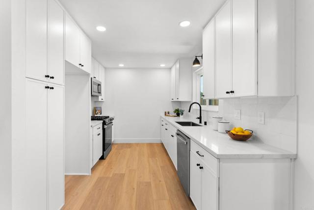 3827 Westgate Place, San Diego CA: https://media.crmls.org/mediaz/70752dcf-d78f-43ee-af8c-d2303aad3184.jpg