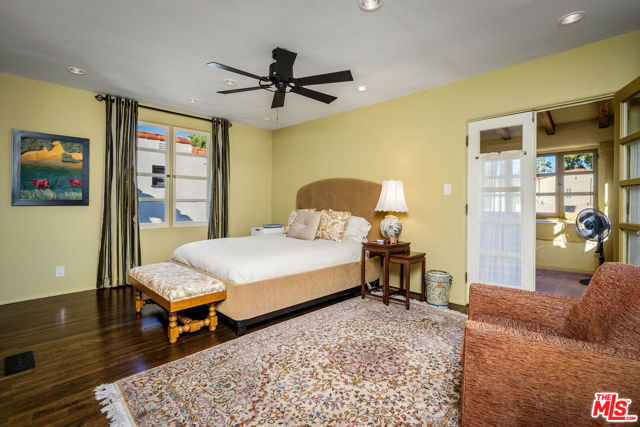 500 N Las Palmas Avenue, Los Angeles CA: https://media.crmls.org/mediaz/70758066-c888-49dd-a5be-c4f3e09acf67.jpg