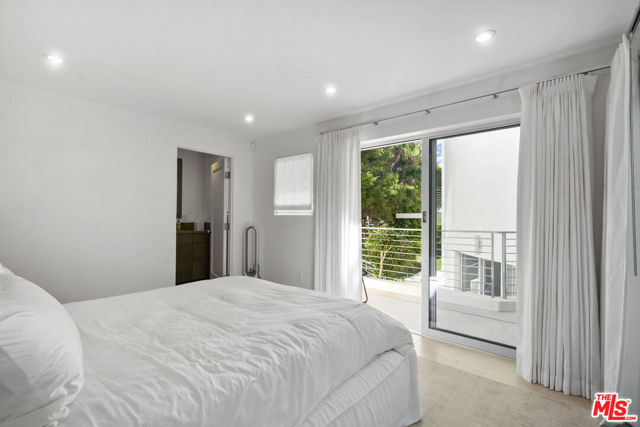 6375 Gayton Place, Malibu CA: https://media.crmls.org/mediaz/70764d5e-b30e-44e0-a803-03cd9e5a5555.jpg