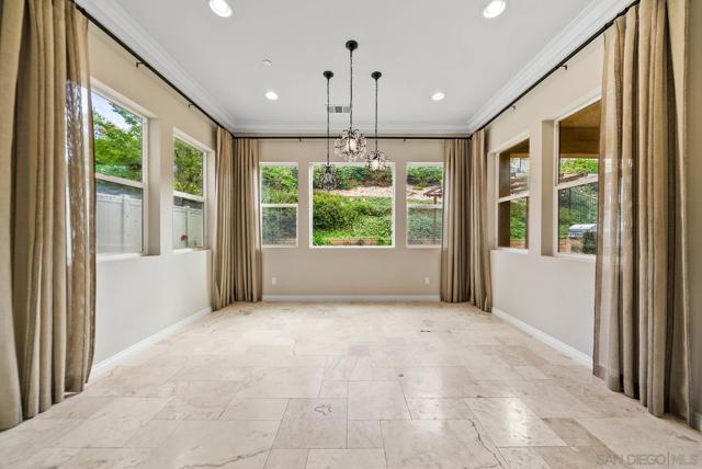 1797 Santa Christina Ave, Chula Vista CA: https://media.crmls.org/mediaz/707650a4-2414-46e2-871b-44d8aeedd102.jpg