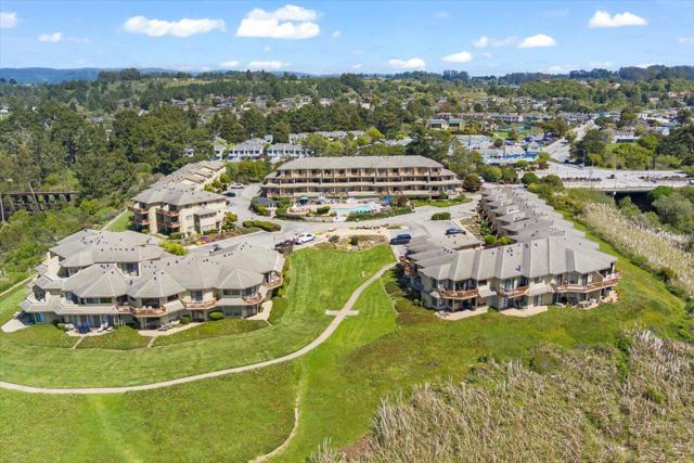 29 Seascape Resort Drive, Aptos CA: https://media.crmls.org/mediaz/70769e0b-68a7-44e2-9d6b-62899be3f928.jpg