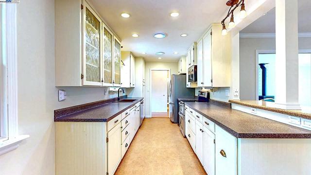 23357 Middle Camp Rd, Twain Harte CA: https://media.crmls.org/mediaz/7076c60f-3288-490b-820e-55e1d7621759.jpg