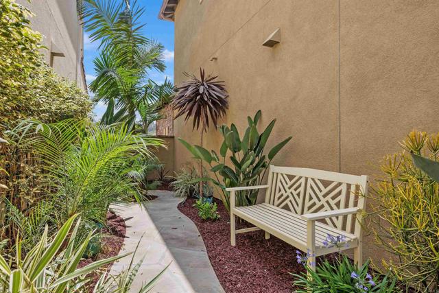 3002 Villeta Ave, Carlsbad CA: https://media.crmls.org/mediaz/70778c0e-6c4a-4f70-9d81-fc51e6f8ca76.jpg
