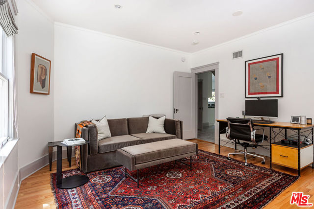5850 Foothill Drive, Los Angeles CA: https://media.crmls.org/mediaz/7077c1d0-f88a-4767-a0a9-125e6a49a5e6.jpg