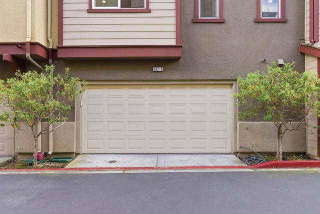247 Peppermint Tree Terrace, Sunnyvale CA: https://media.crmls.org/mediaz/707856ff-835e-4957-baca-0795b20a05d4.jpg