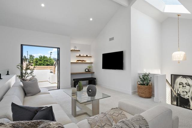 3835 Via Reposo, Rancho Santa Fe CA: https://media.crmls.org/mediaz/70789691-8402-4989-ad77-323cb11acfc9.jpg